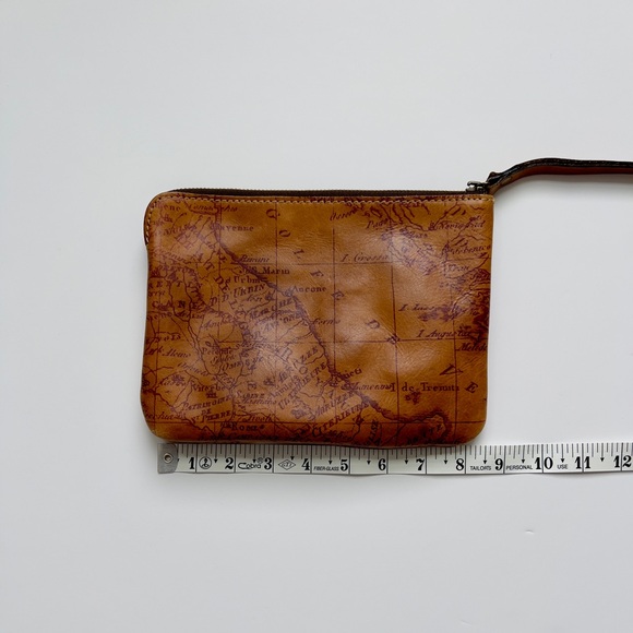 Patricia Nash Brown Map Print Wristlet - Picture 5 of 6
